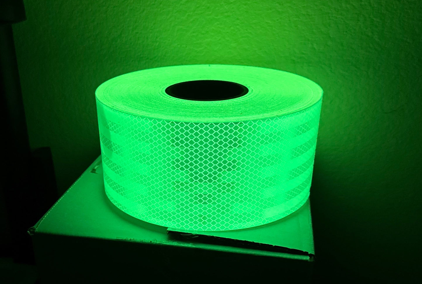 Prismatic Reflective Tape That Also Glows In The Dark - DM Brand (7690 Series) – Reflective