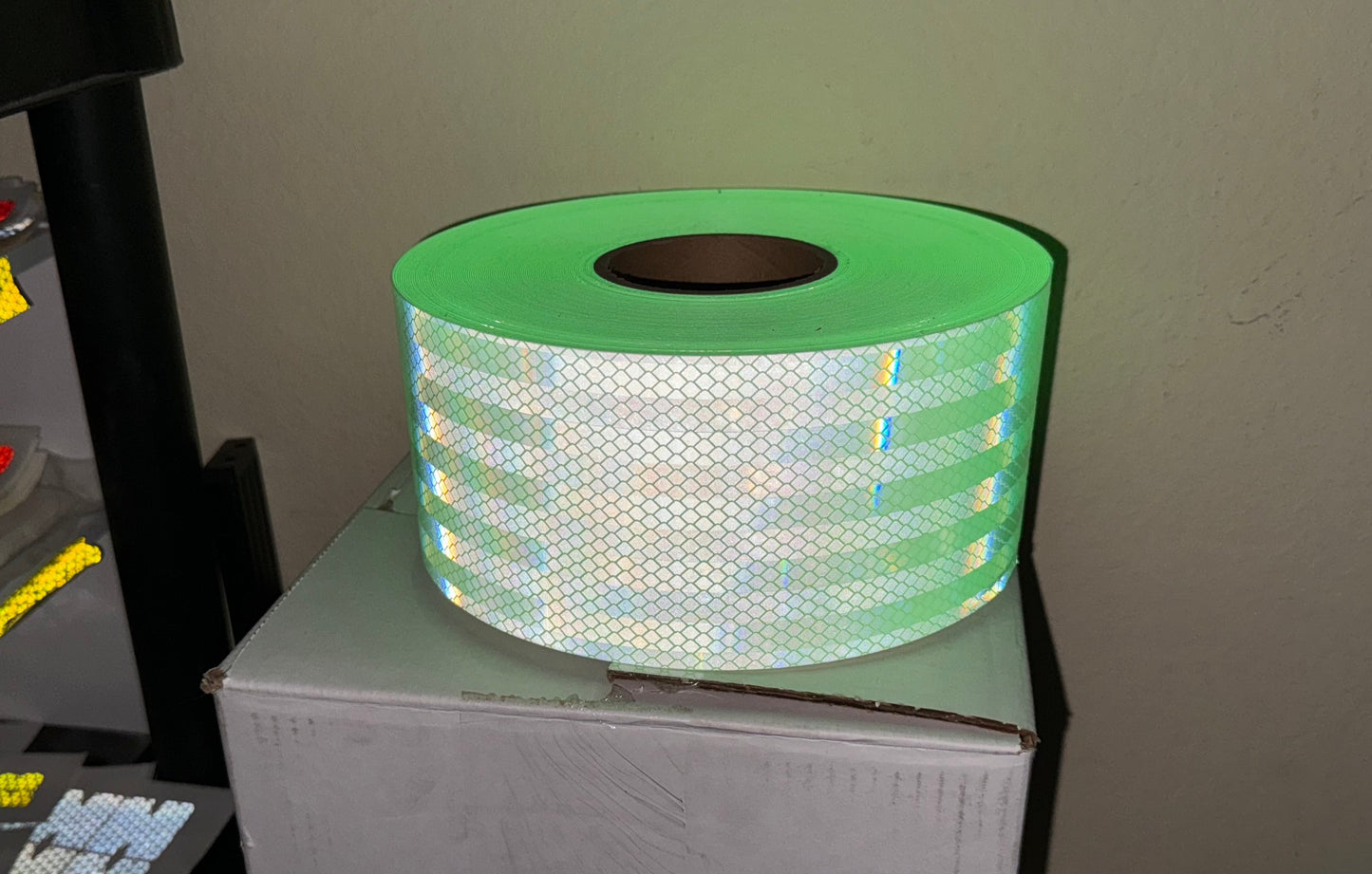 Prismatic Reflective Tape That Also Glows In The Dark - DM Brand (7690 Series) – Reflective
