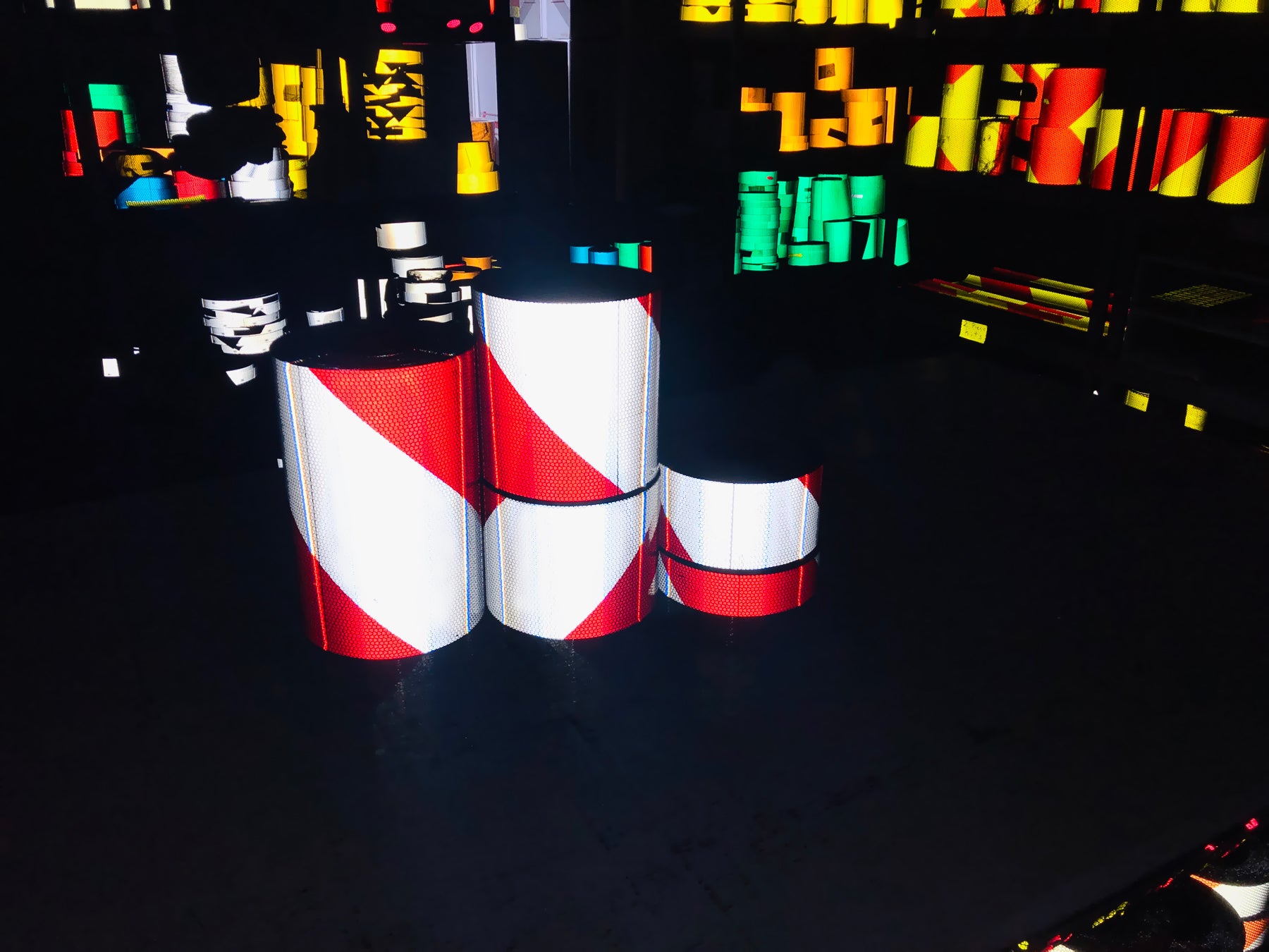reflective red white prismatic type 4 barricade tape